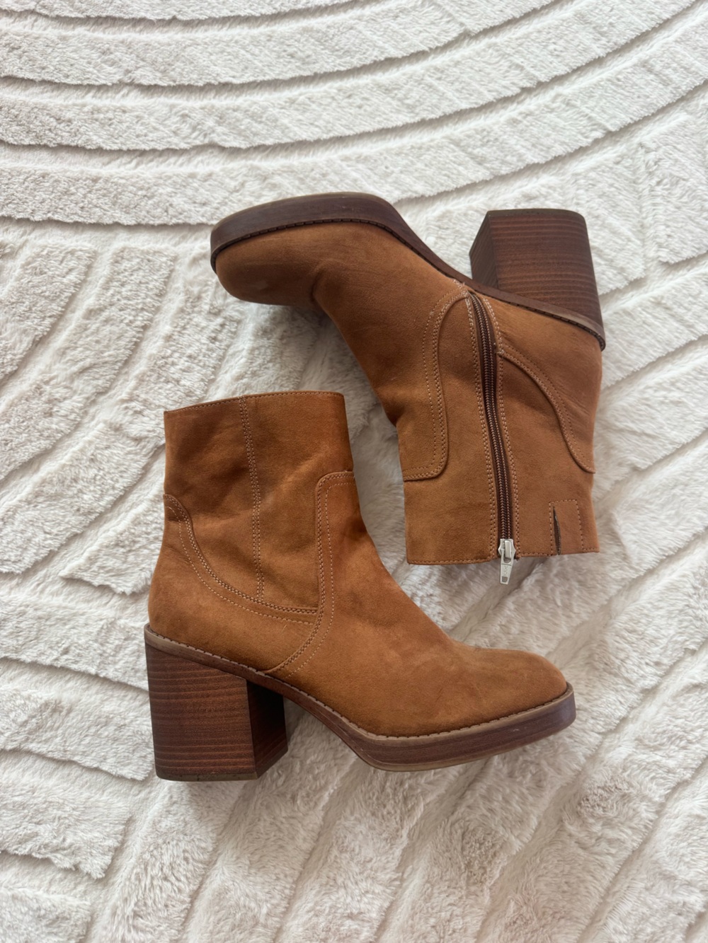 Women's Universal Thread Suede Ankle Boots in Brown